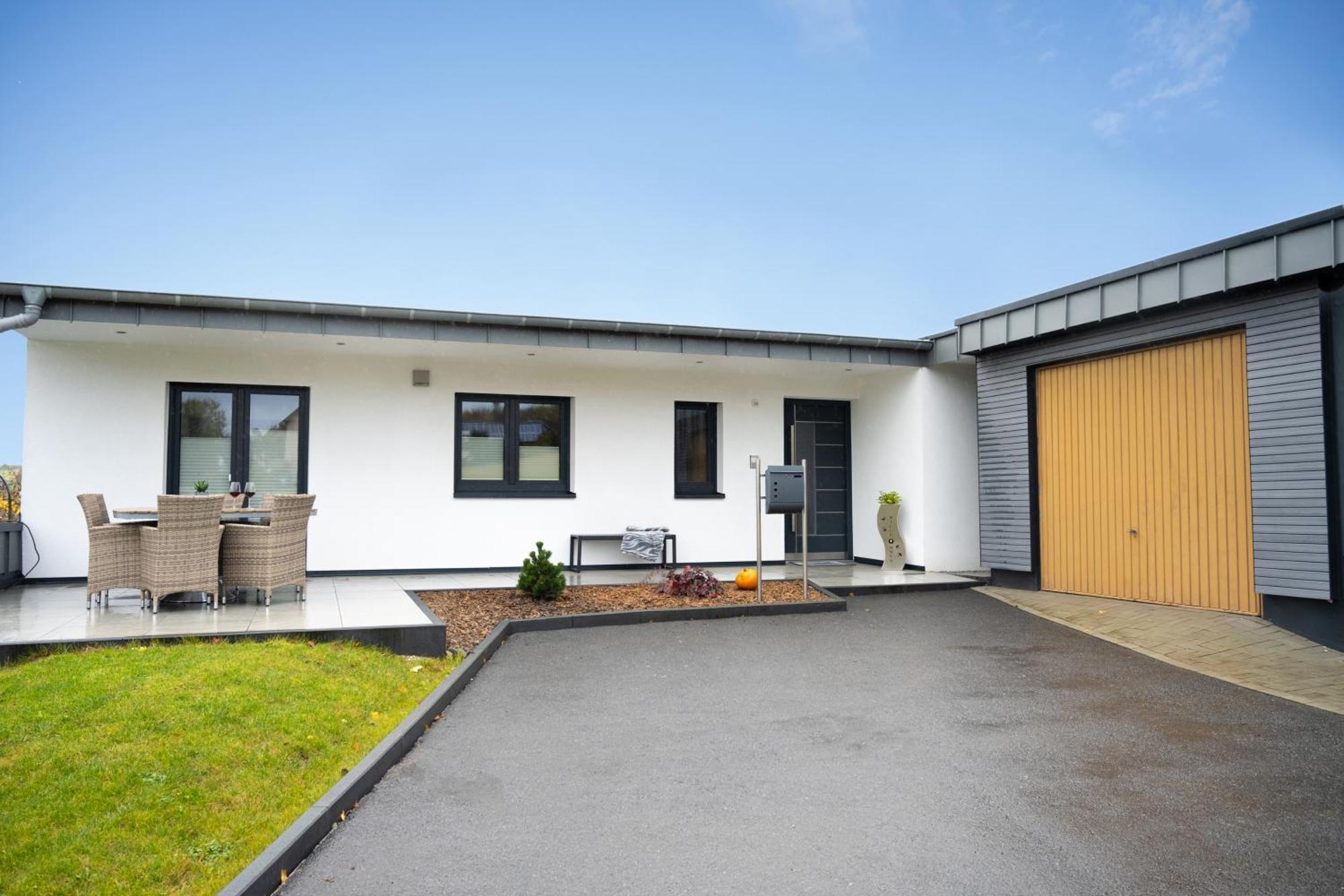 Ferienwohnung "Iewer Der Schaff" Burbach  Exterior photo